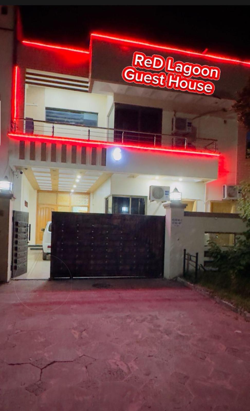Red Lagoon Islamabad Bagian luar foto